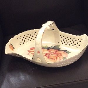 Porcelain decor dish